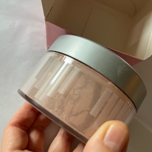 Charles of the Ritz custom blended powder brand new shade rose beige - Picture 15 of 15